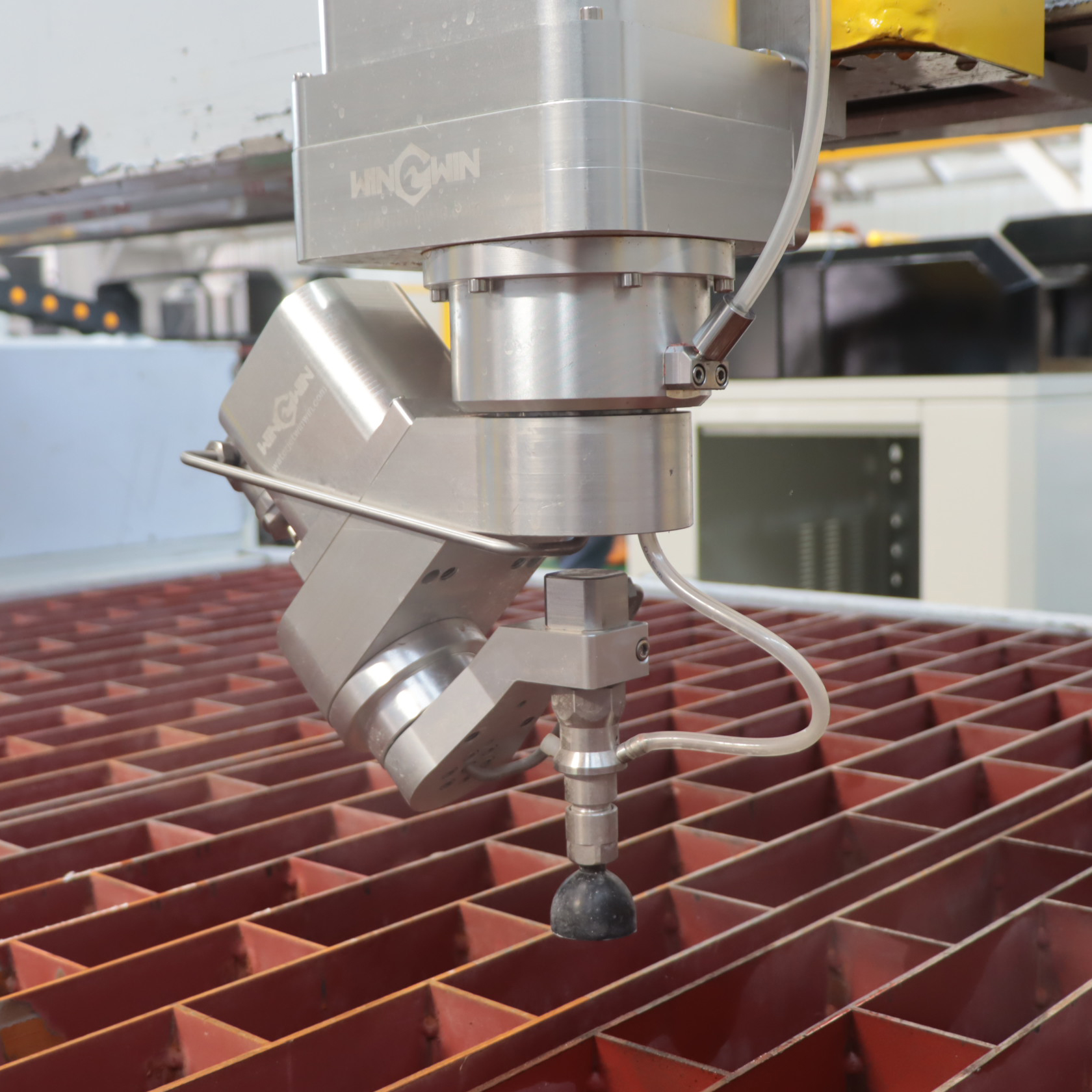 Waterjet Cutting Technology: A Precise Blade in Metal Processing